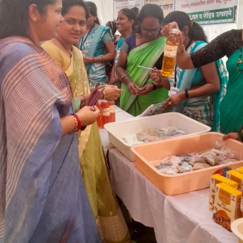 Satana Women Thrift Club Shines at District Exhibition
