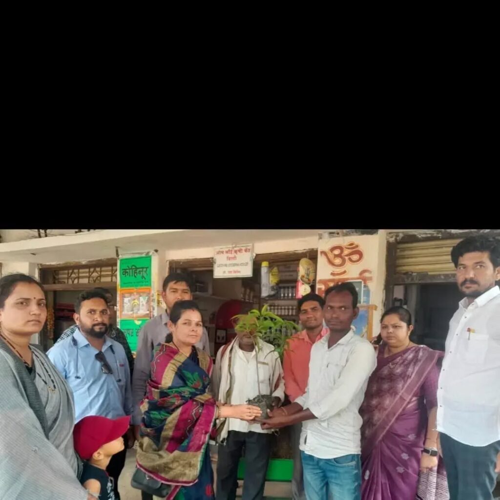 Thane District Distributes 500 Saplings on World Environment Day