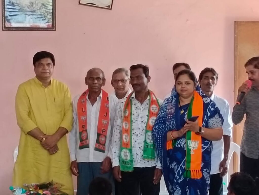 Community Leaders Support Workers’ Rights in Thane