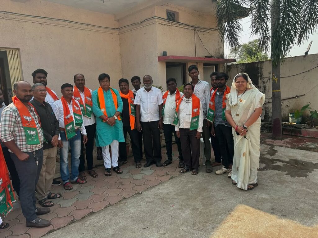 Vijay Bhau Rahangdale Joins BJP, Workers Show Strong Support