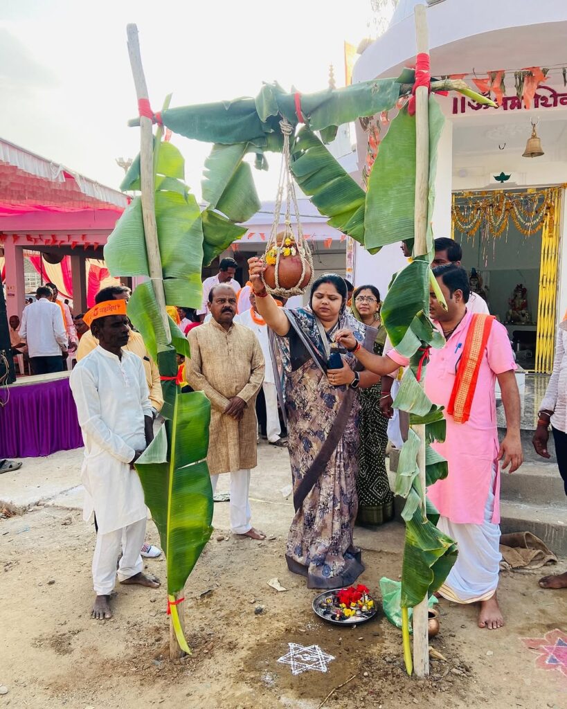 Lord Shiva’s Idol Installed with Joy in Lakhegaon