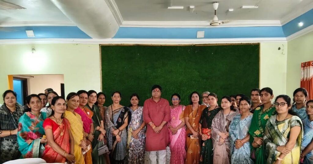 Women’s Group Celebrates Rakhi Bond in Tirora