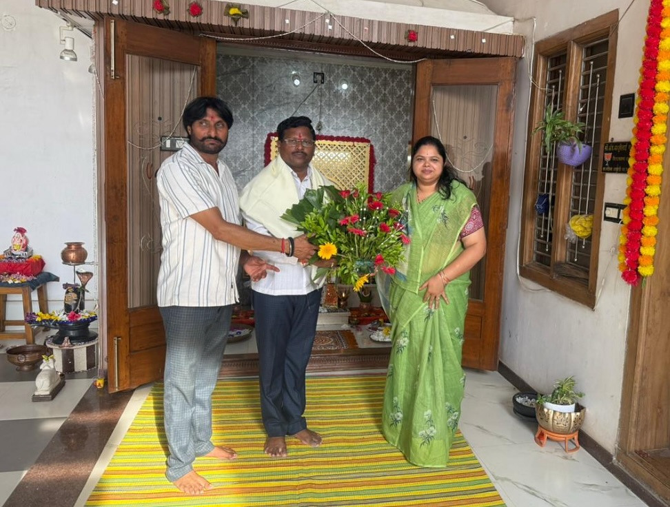 District Chairman Participates in Ganesh Bhet Ceremony