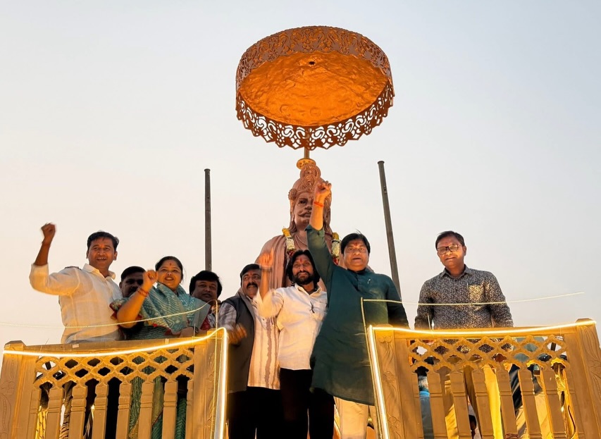 Community Honors Emperor Raja Bhoj in Tiroda Ceremony